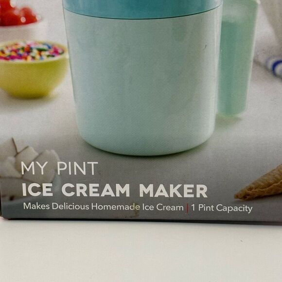 Dash My Pint Ice Cream Maker | 1 Pint Capacity - Picture 5 of 9